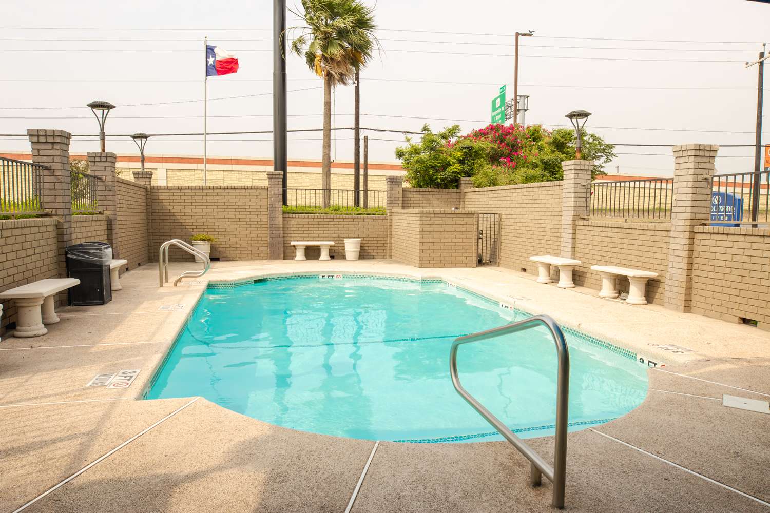 Americas Best Value Inn Harlingen 8/16
