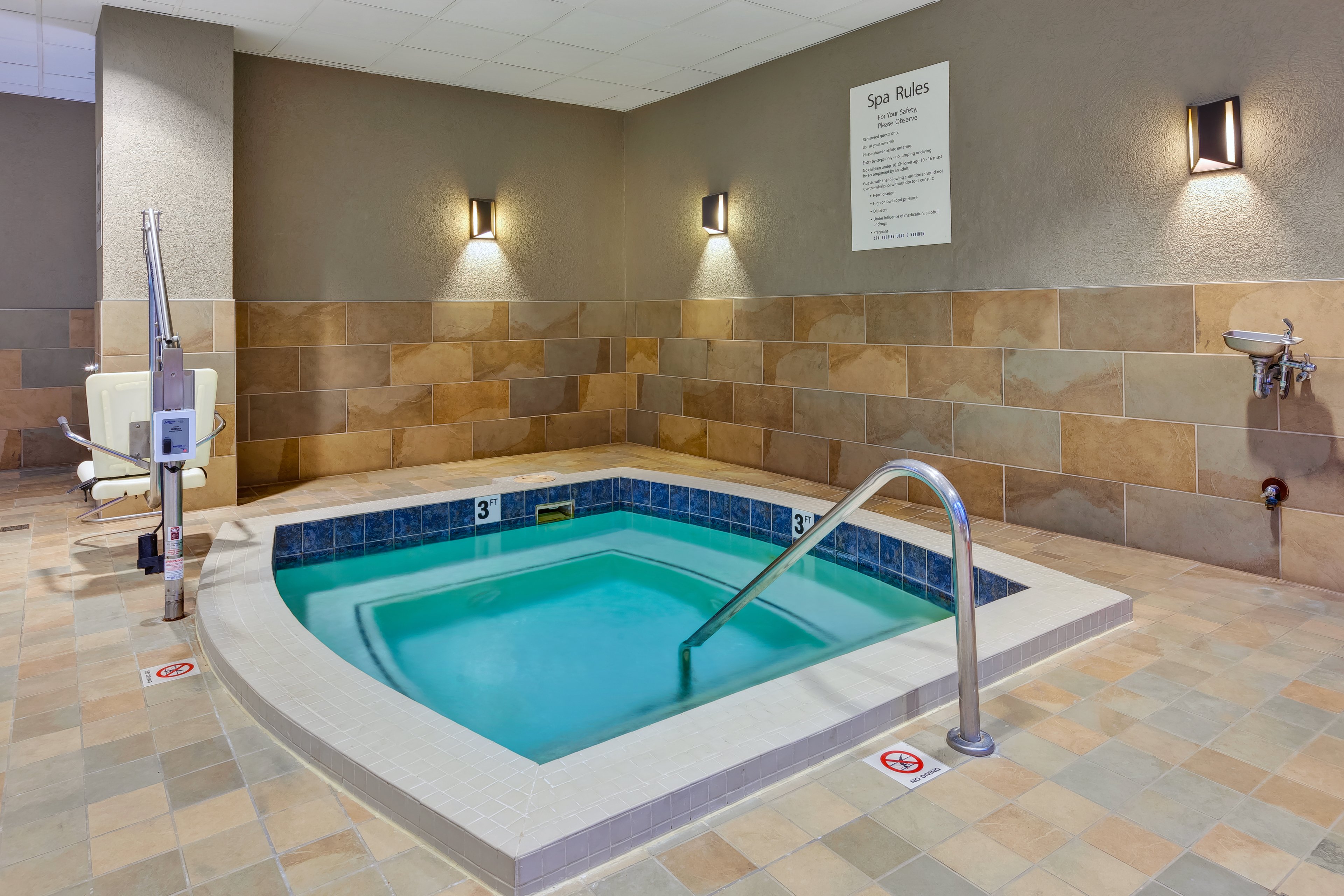 Holiday Inn Grand Rapids Downtown 24/50