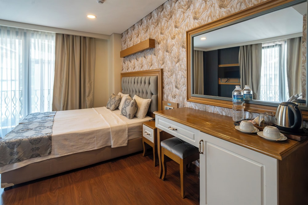 غرفة رباعية، Eliza Hotel 7/10
