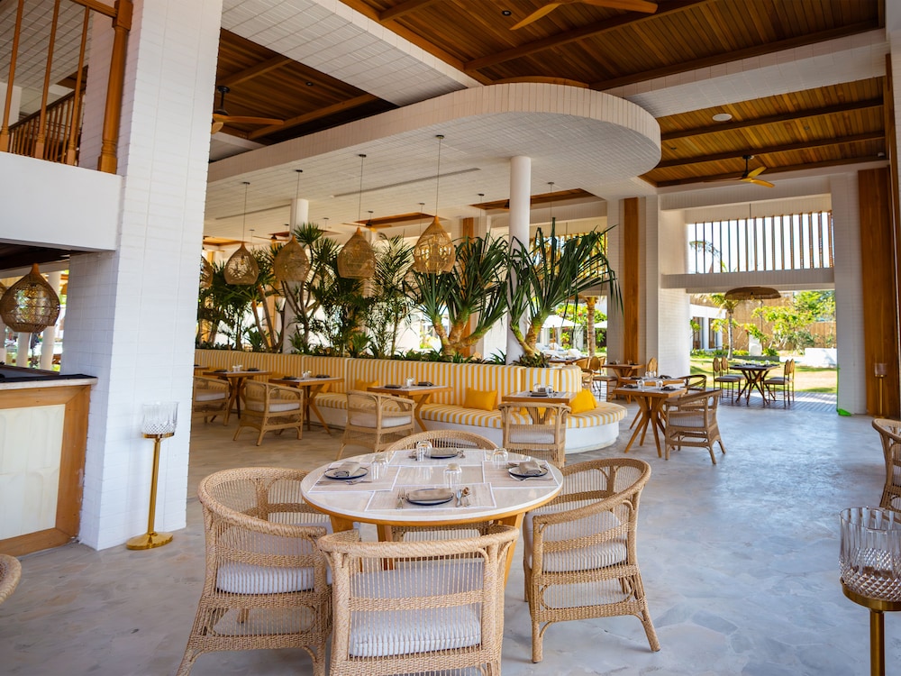 Cocana Resort 66/76