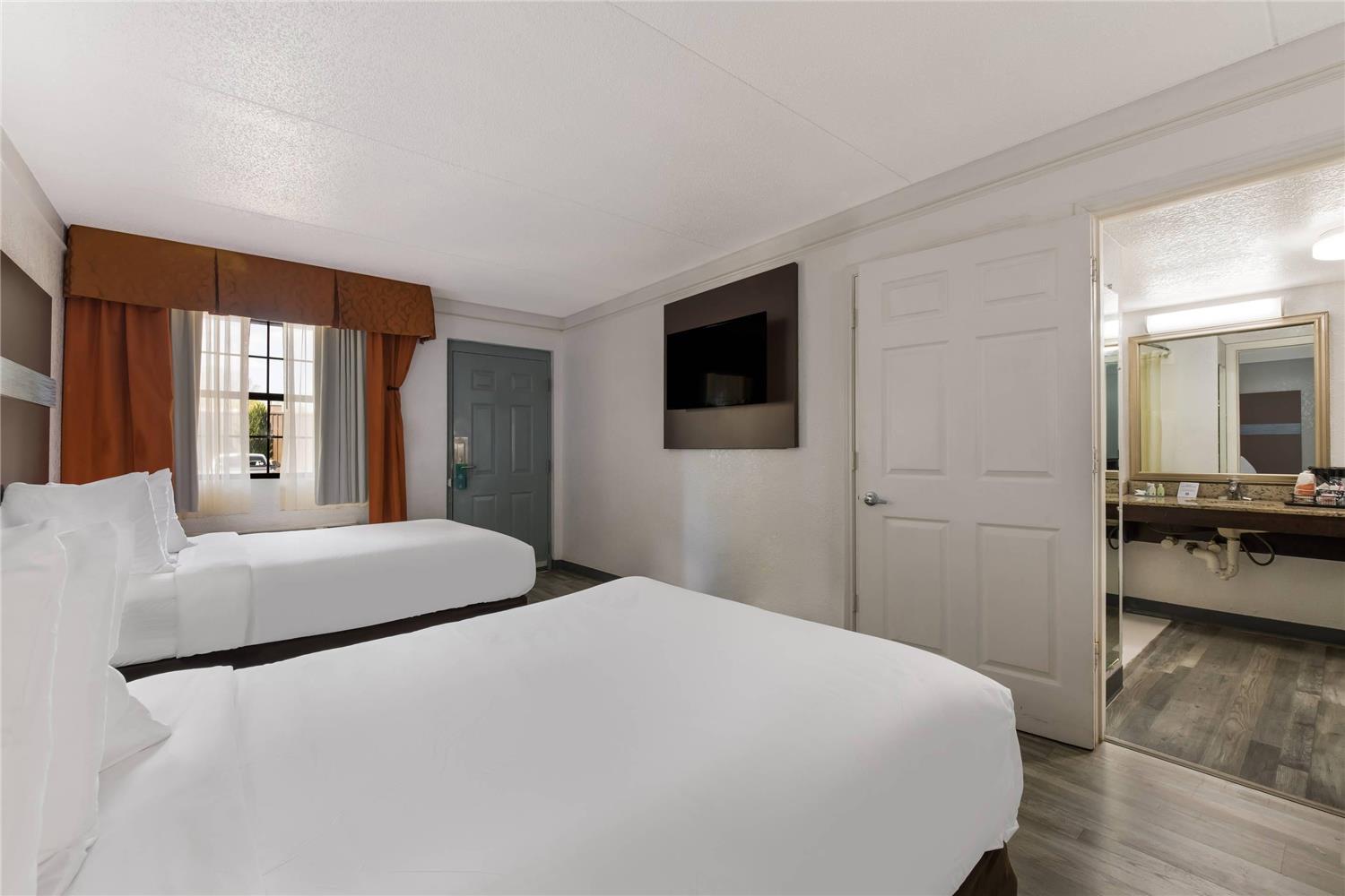 ROOM, 2 DOUBLE BEDS