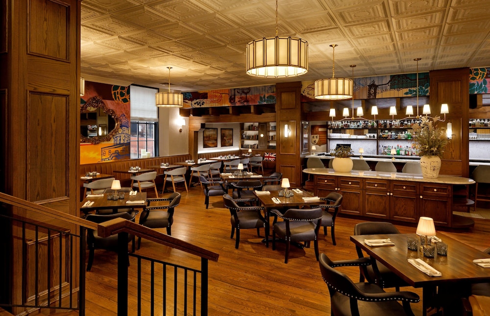 Lord Nelson Hotel And Suites 44/61