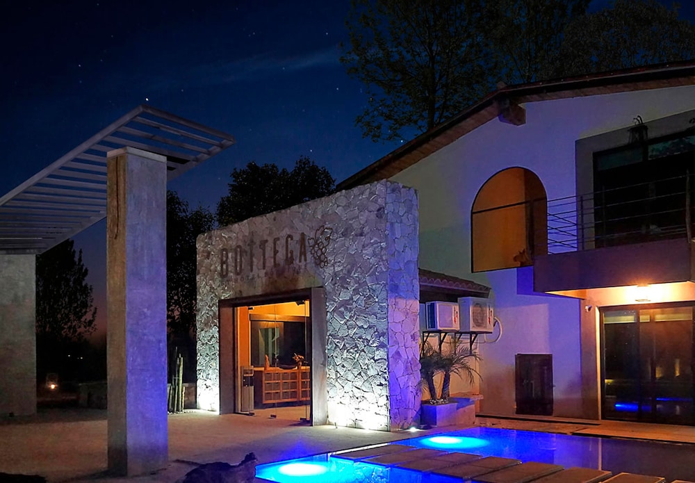 Bottega Hotel Boutique 6/50