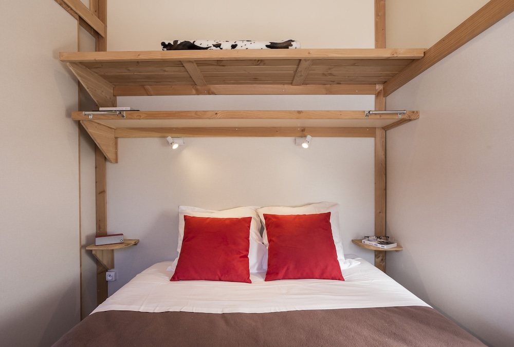 2 Bedrooms, Montana, Chalet, 1 Single and 2 Double Beds