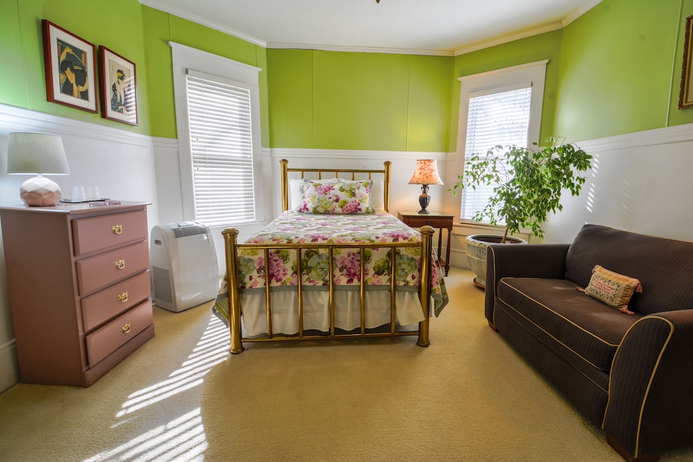 The Dailey Renewal Retreat Bed Breakfast 34/47