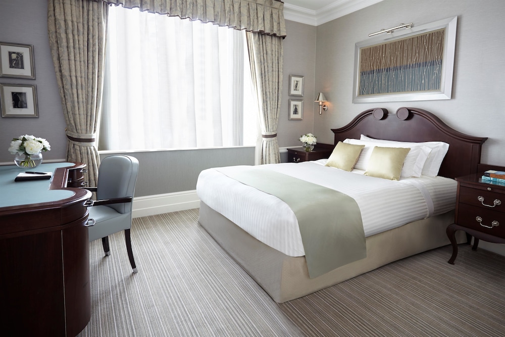 The Connaught Hotel 27/78