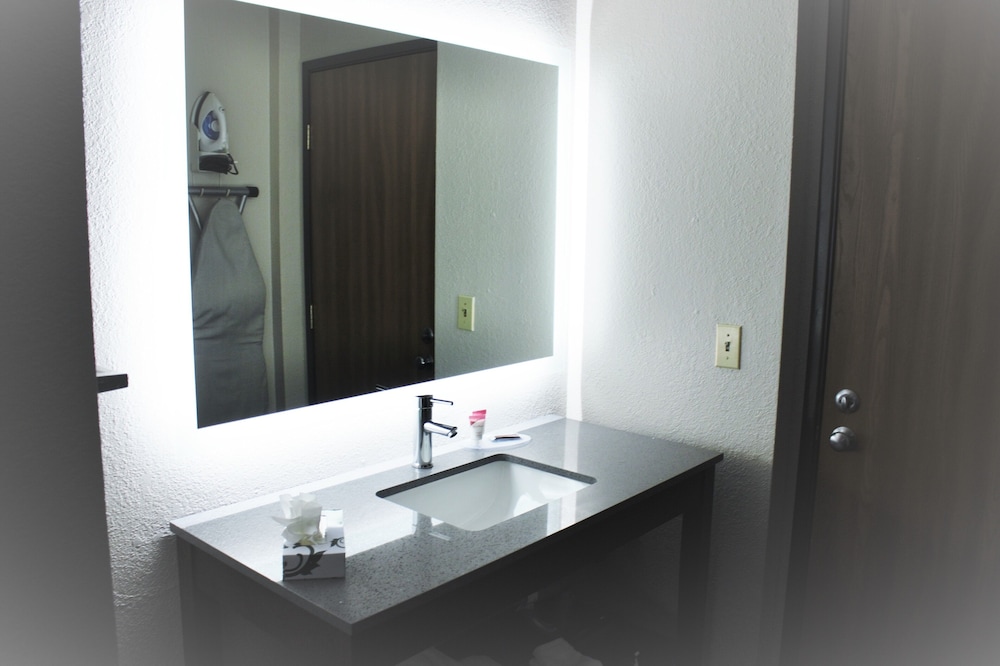 Country Inn & Suites by Radisson, Monterey Beachfront-Marina, CA 10/31