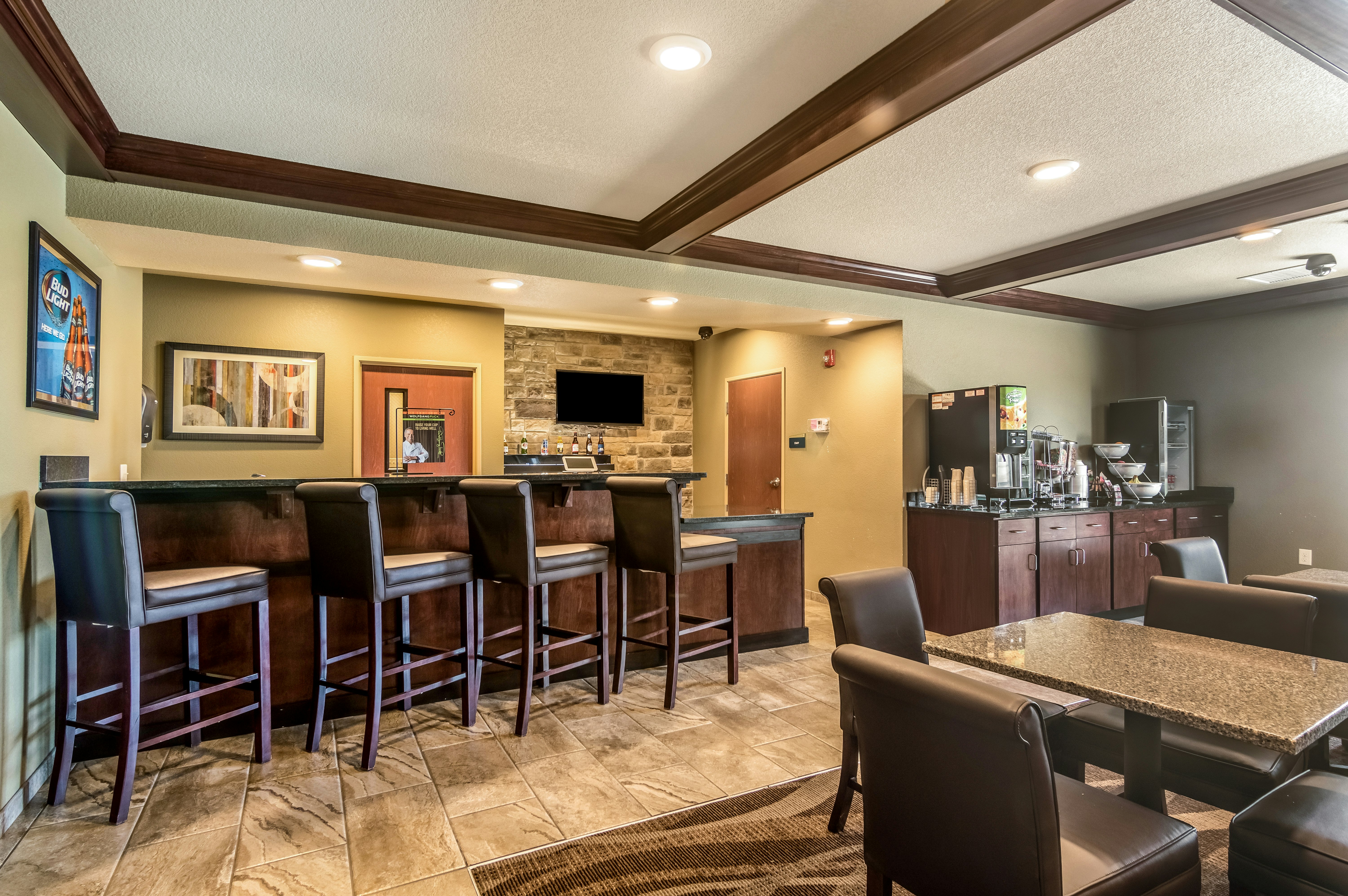 Cobblestone Inn & Suites - Lakin 20/27