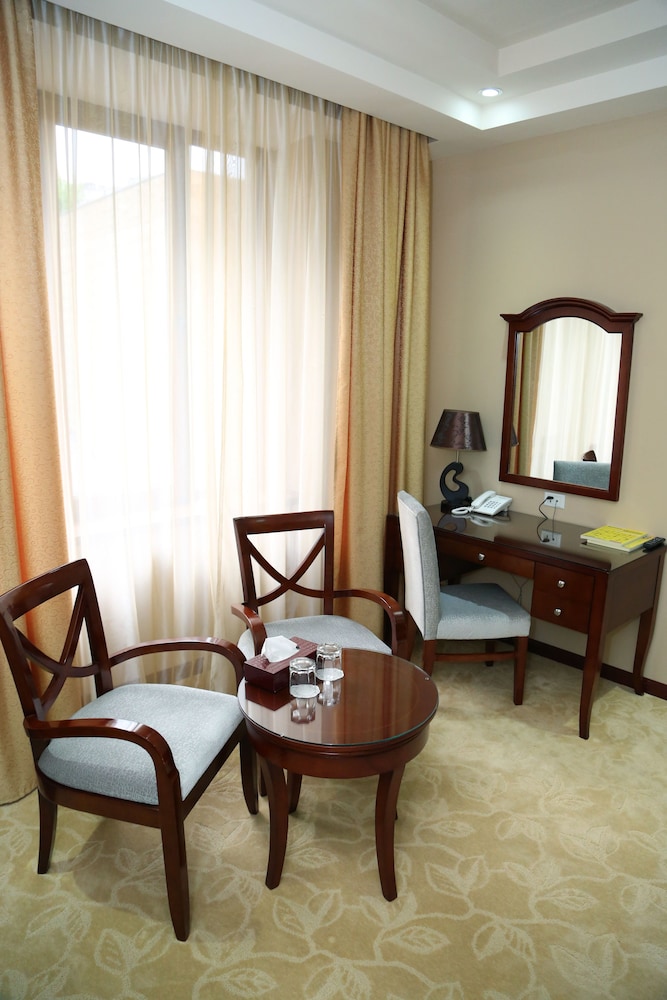 DIAMOND HOUSE HOTEL 25/42