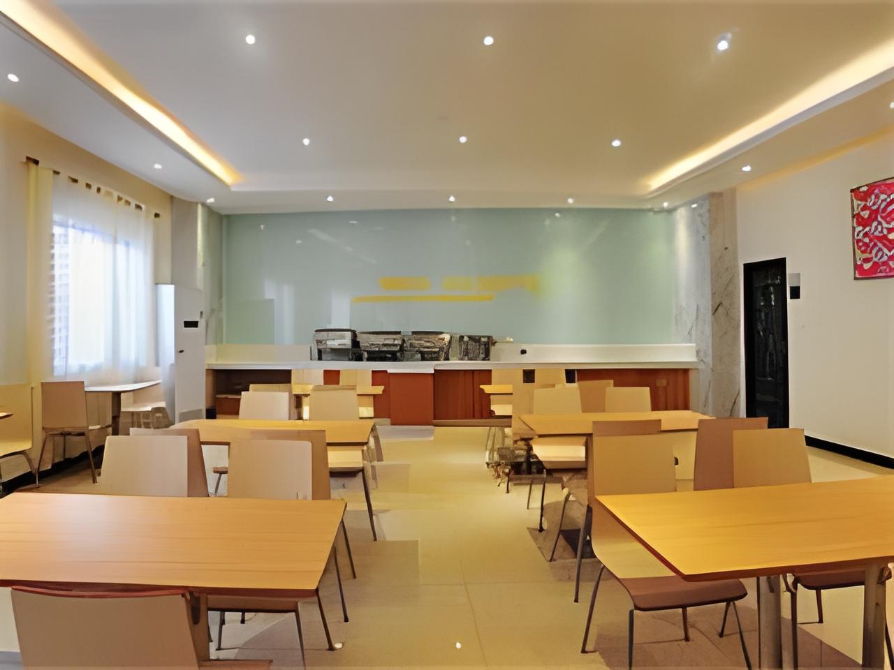 City Comfort Inn (Maoming Xuefu) 35/47