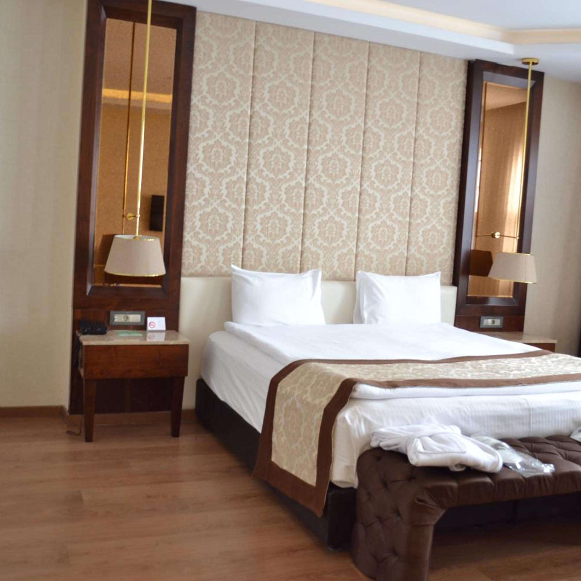 Room, Double Bed