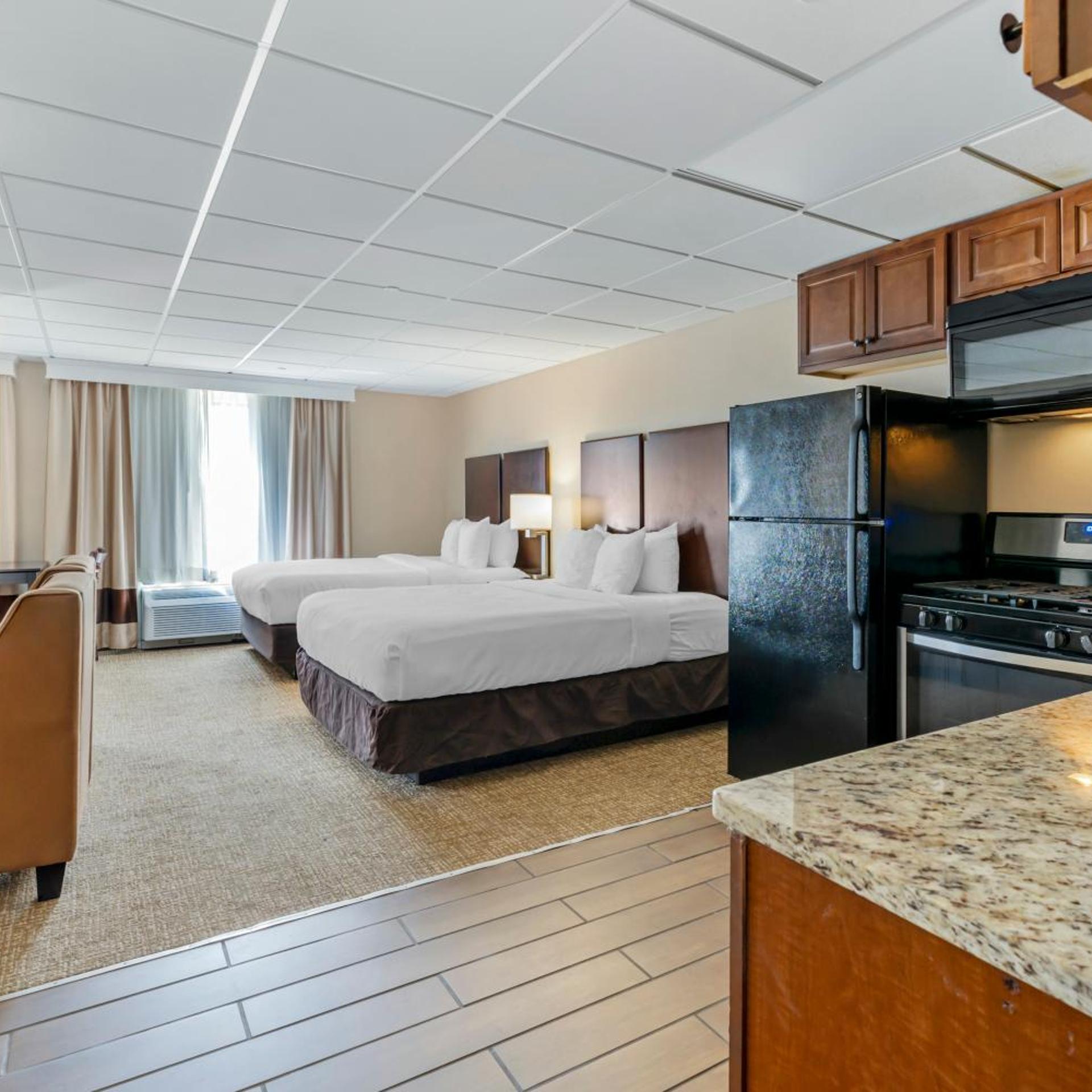 Efficiency, Quadruple, 2 Queen Beds