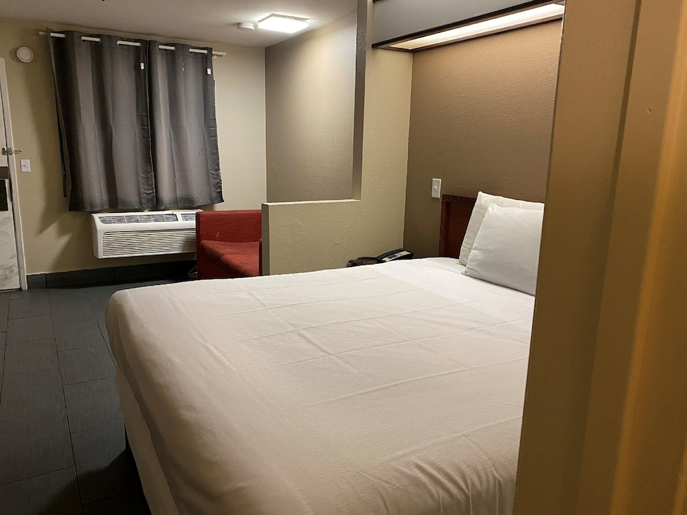 Budget Inn and Suites Stockton 19/55