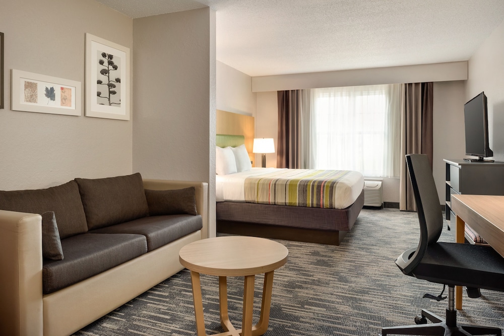 Country Inn & Suites by Radisson, Brookings, SD 25/39