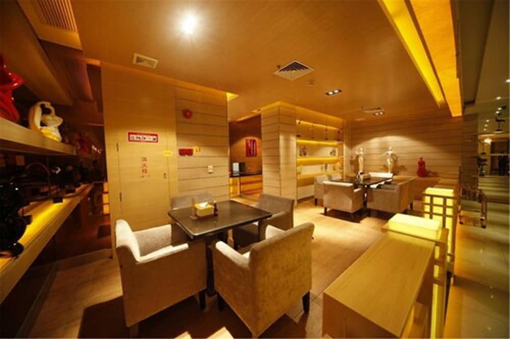 Royal Prince Hotel 23/35