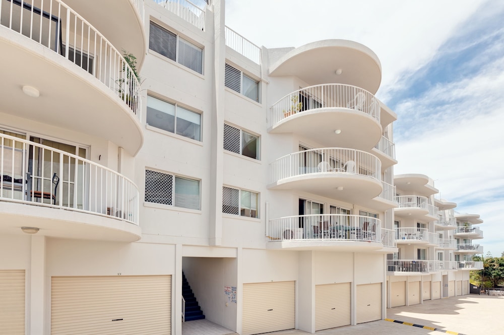 Bayviews and Harbourview Holiday Apartments 2/17