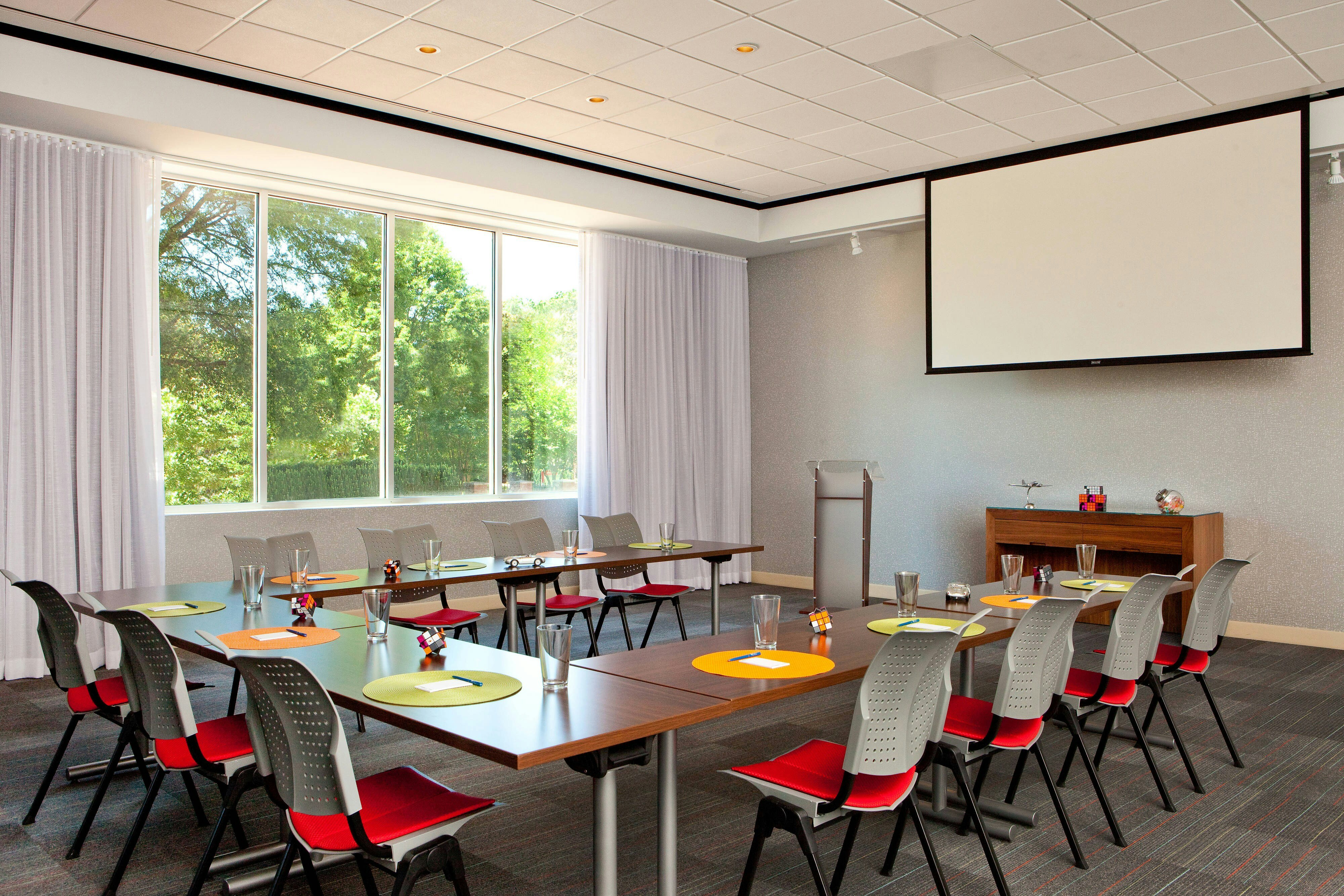 Aloft Raleigh 15/18