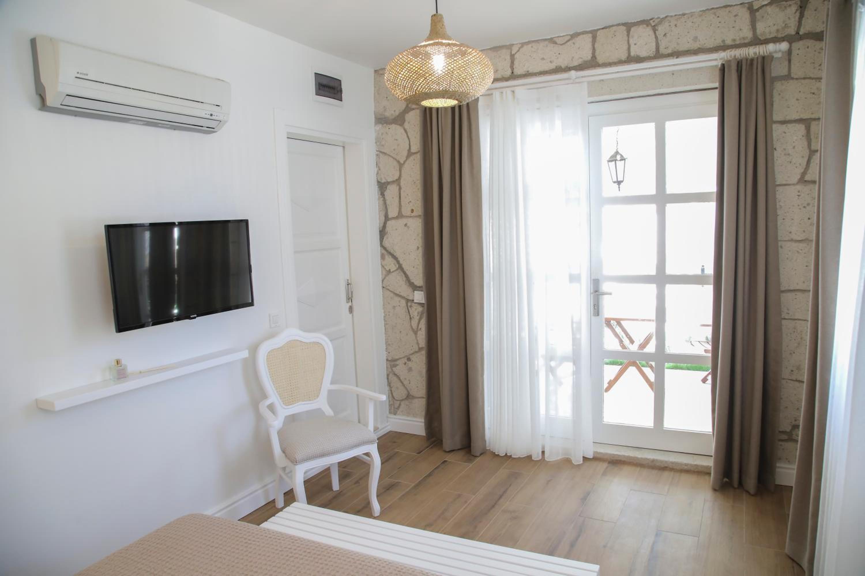 غرفة بسرير كوين بإطلالة على الحديقة، Alacati Balbadem Hotel 6/10