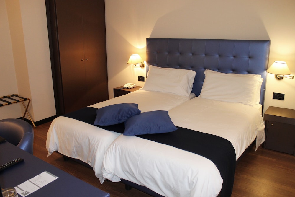 HOTEL DE LA VILLE AVELLINO 19/50