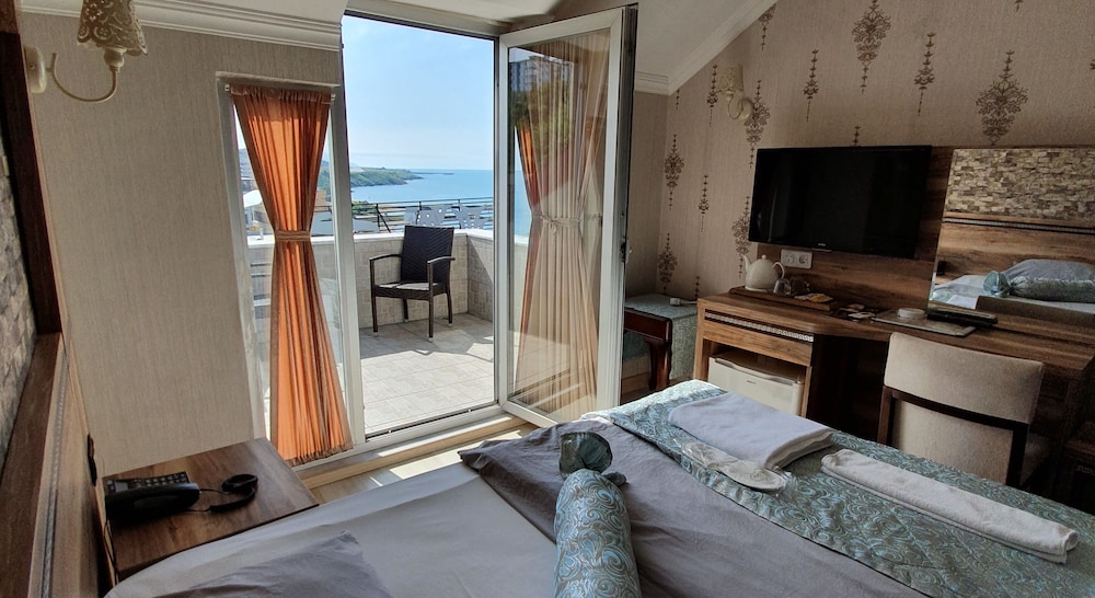 Fengo Hotel 50/69