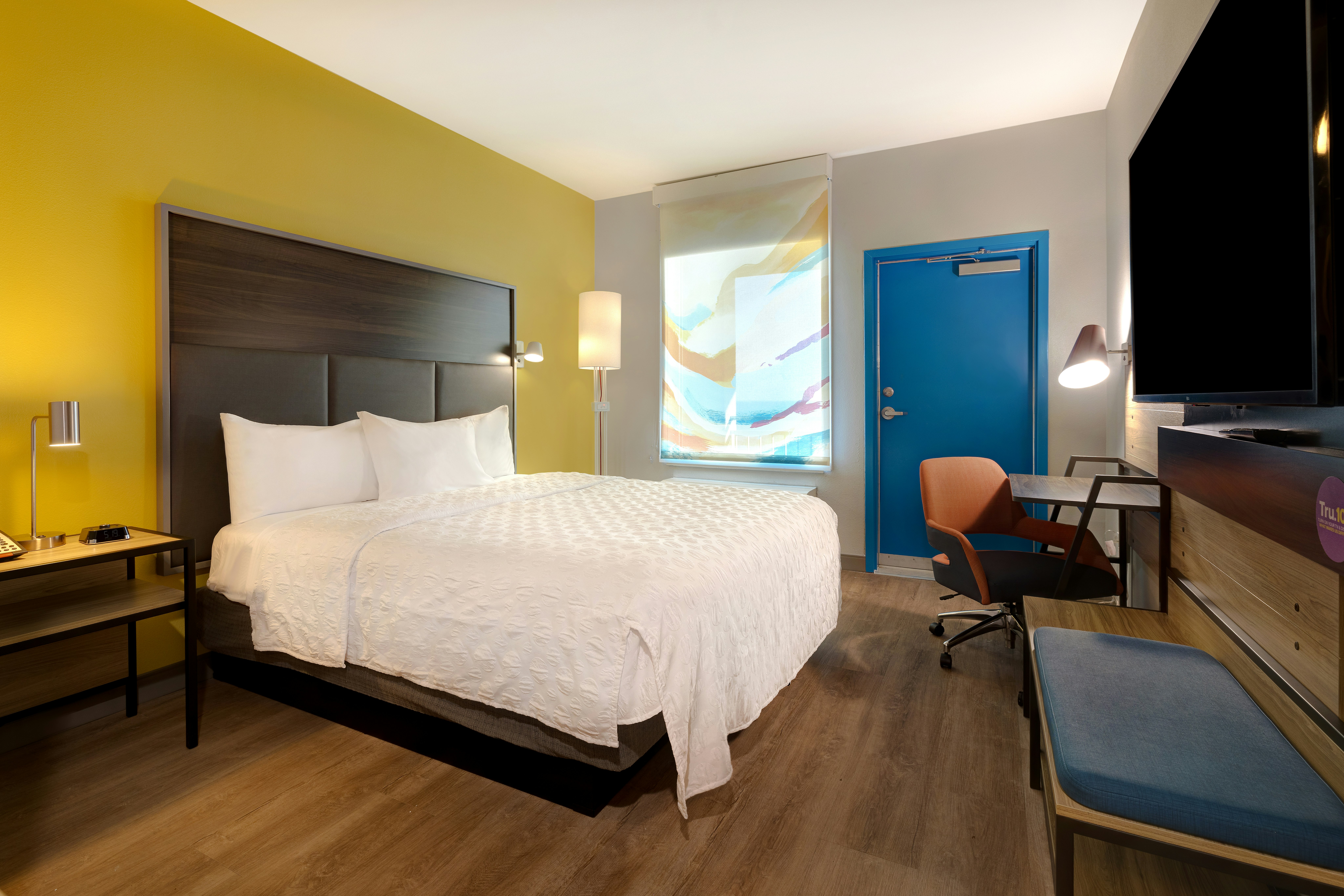 ROOM, KING BED, OCEAN FRONT, BALCONY, CORNER