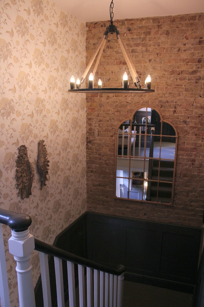The Grafton Arms Pub and Rooms 20/34