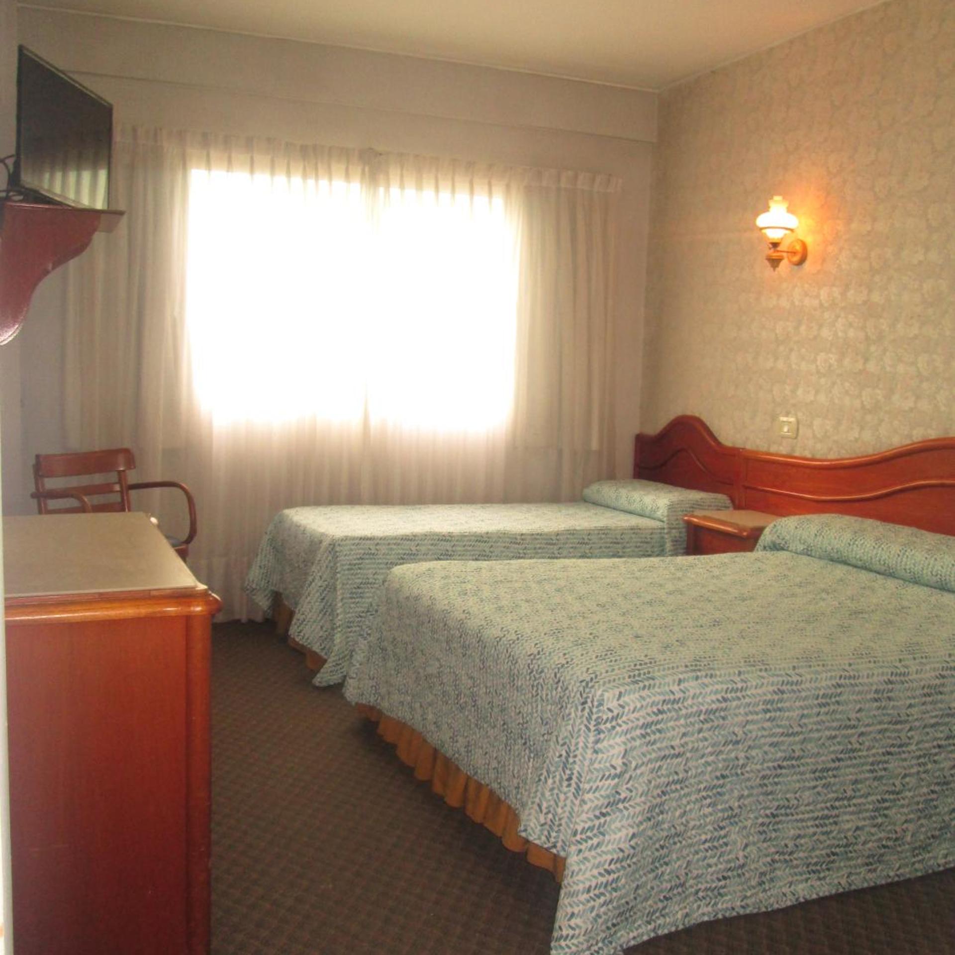 LUEY HOTEL 26/38