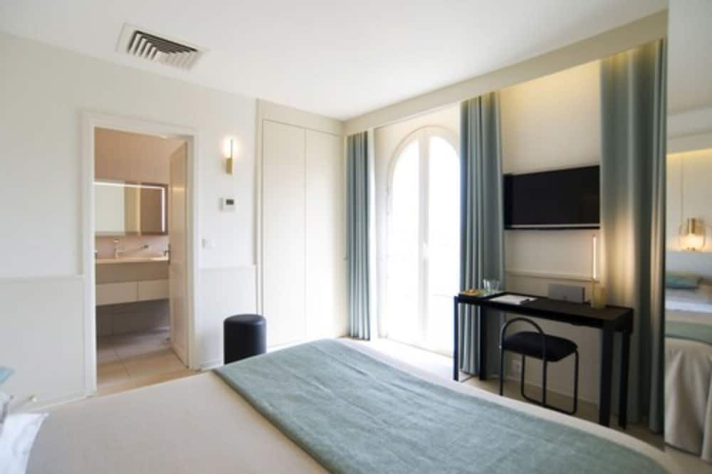Hotel Genovese 18/70