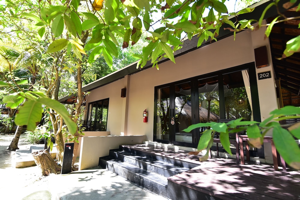 Seven Seas Resort Koh Kradan in Ko Kradan