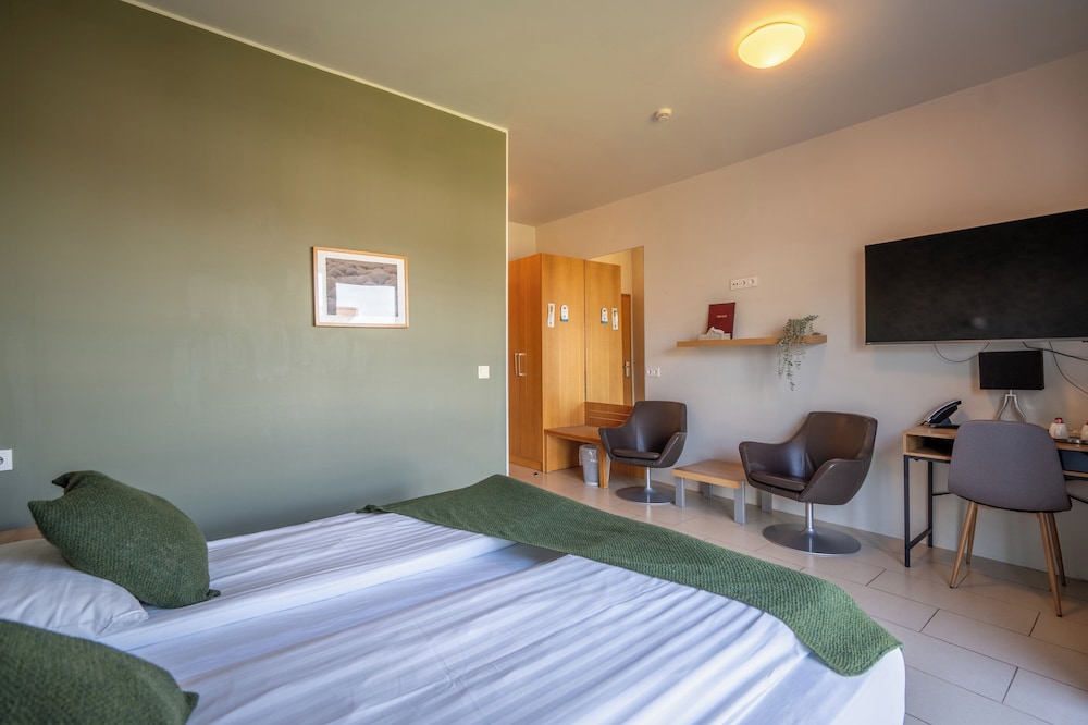 غرفة سوبيريور بسريرين منفصلين بشرفة، Hotel Laki 3/6