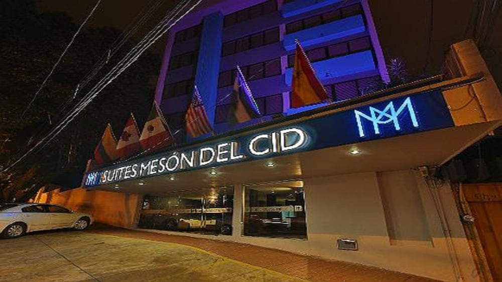 Suites Meson del Cid 1/26