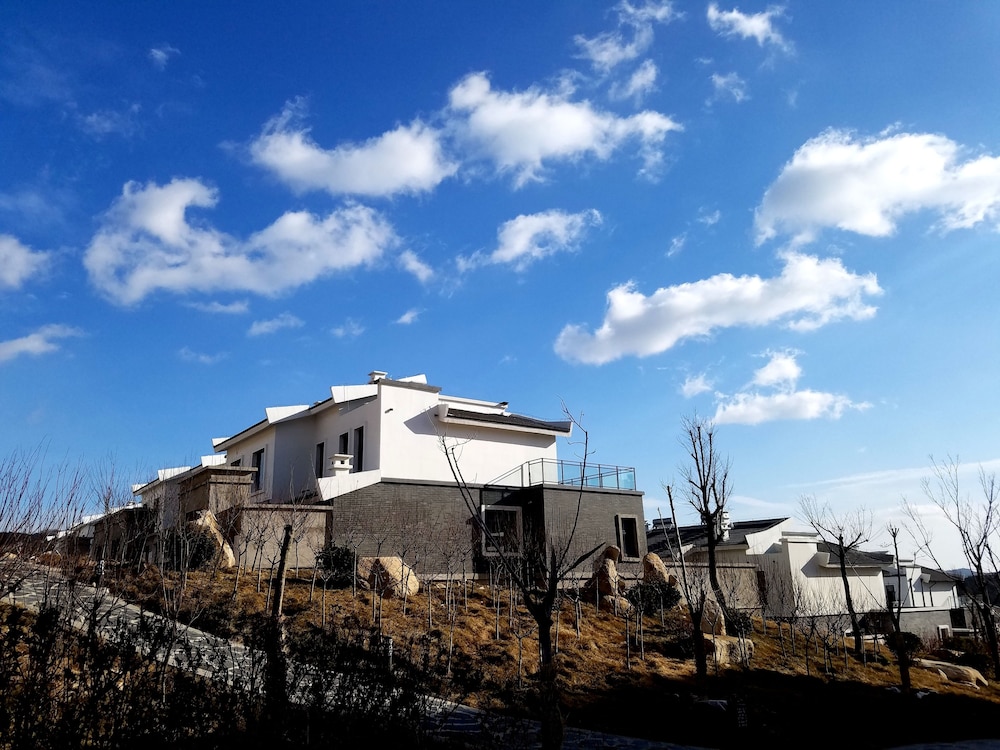The Brigh Eco Hotel Yantai 48/56