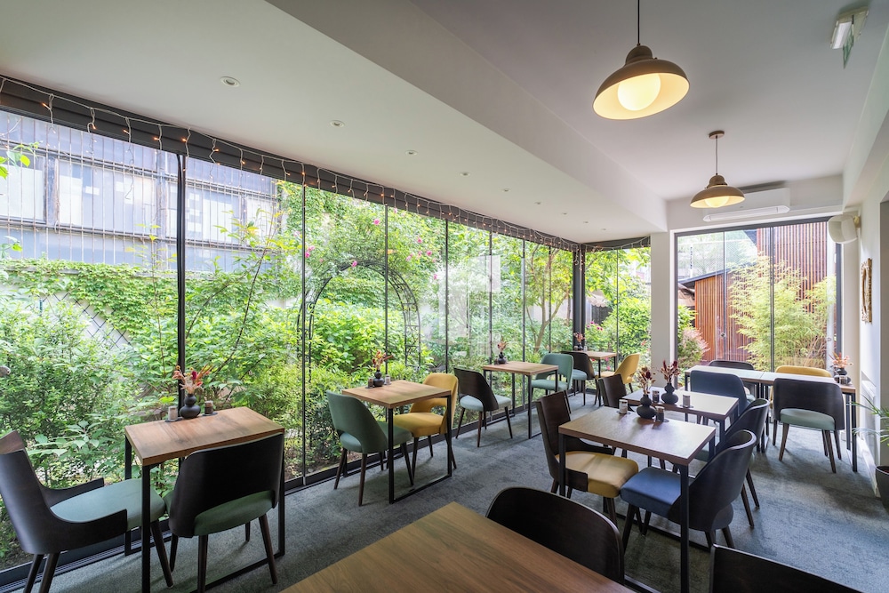 Casablanca Boutique Bed & Breakfast 53/61