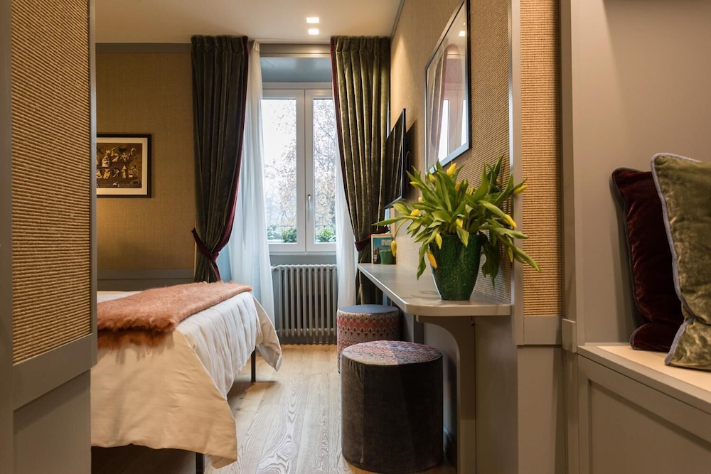 Living Suites by Brera Apartments 29/37