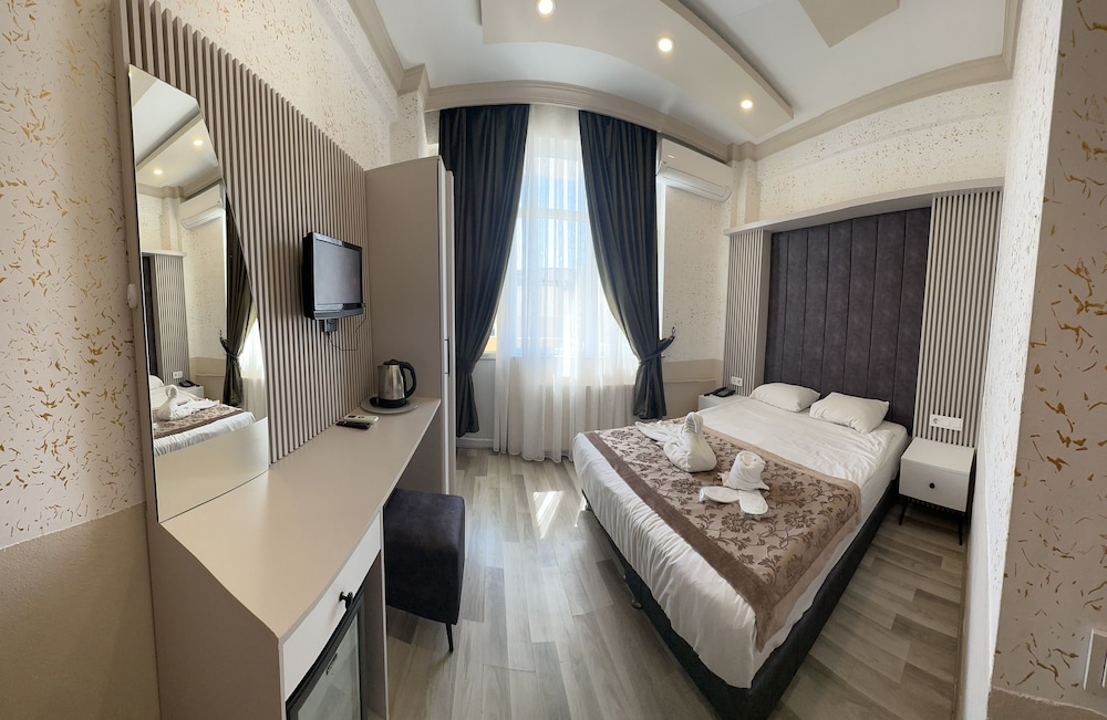 Divas Silver Hotel 13/71