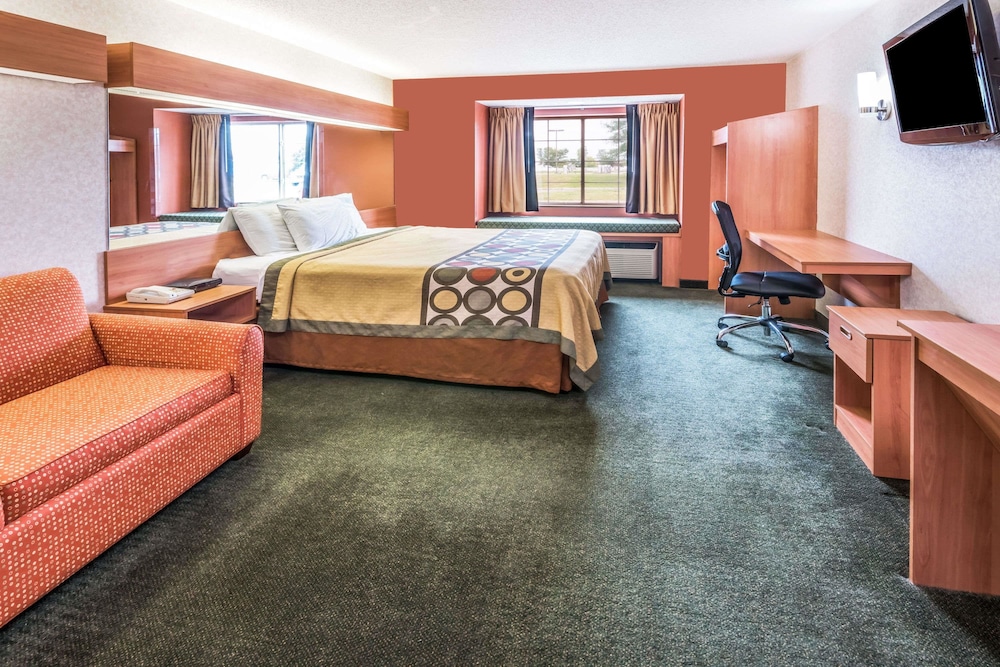 Super 8 By Wyndham Columbus West 17/24
