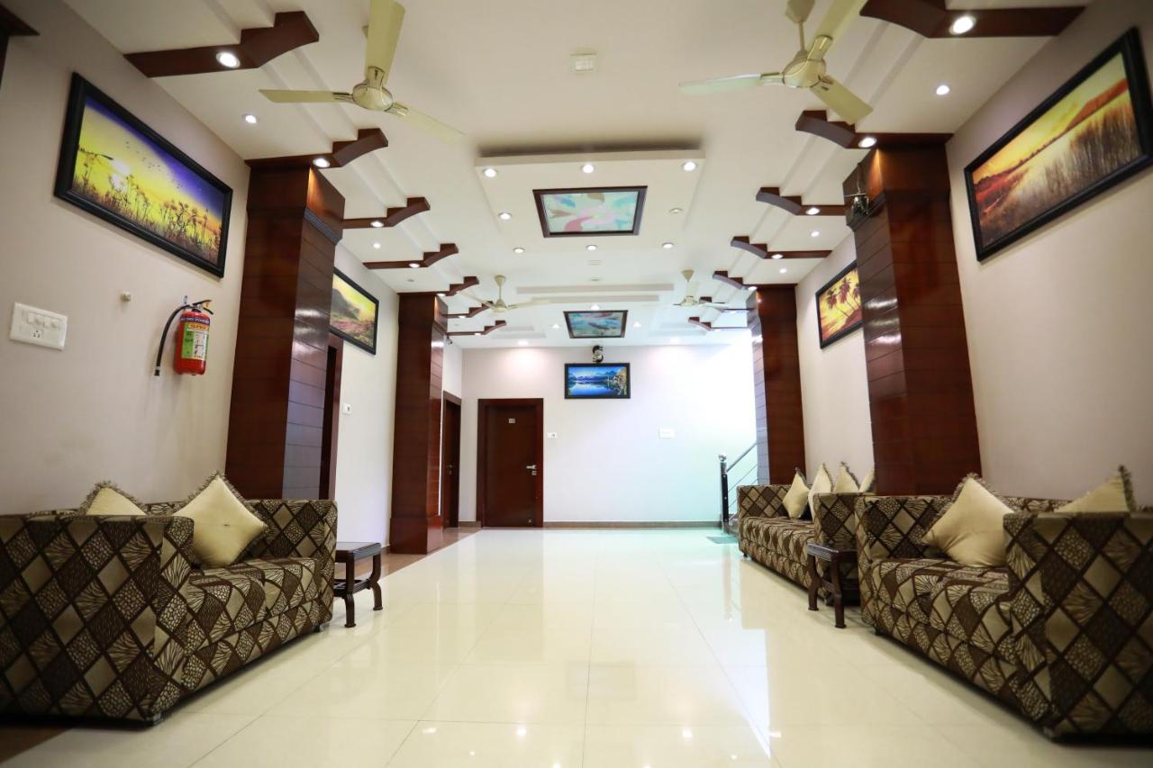 HOTEL KRISHNA JI 50/67