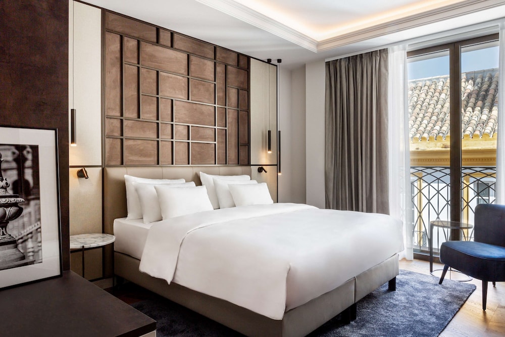 Radisson Collection Hotel, Magdalena Plaza Sevilla 13/73