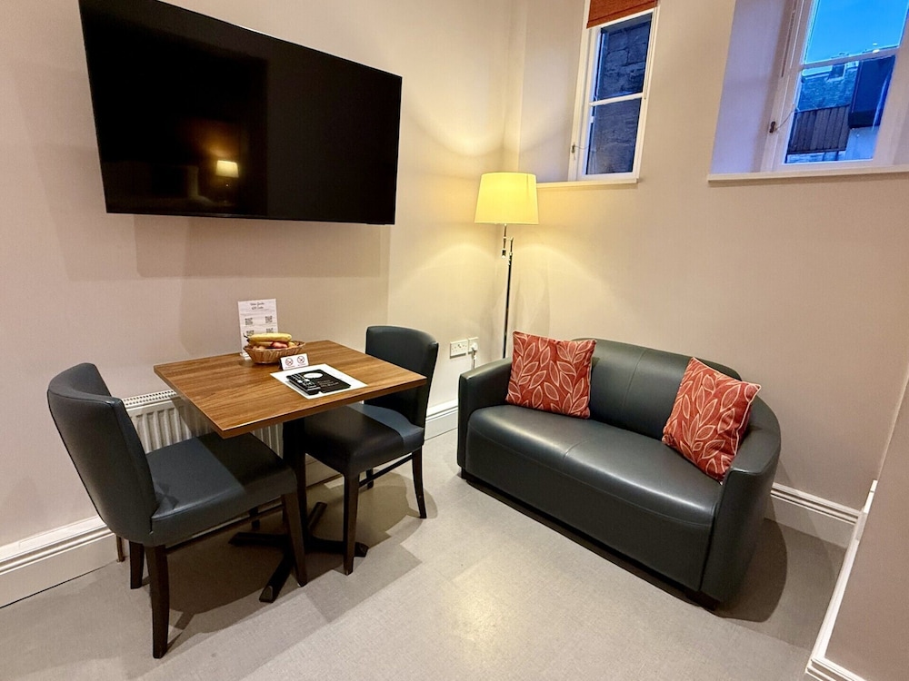Court Residence 31/49