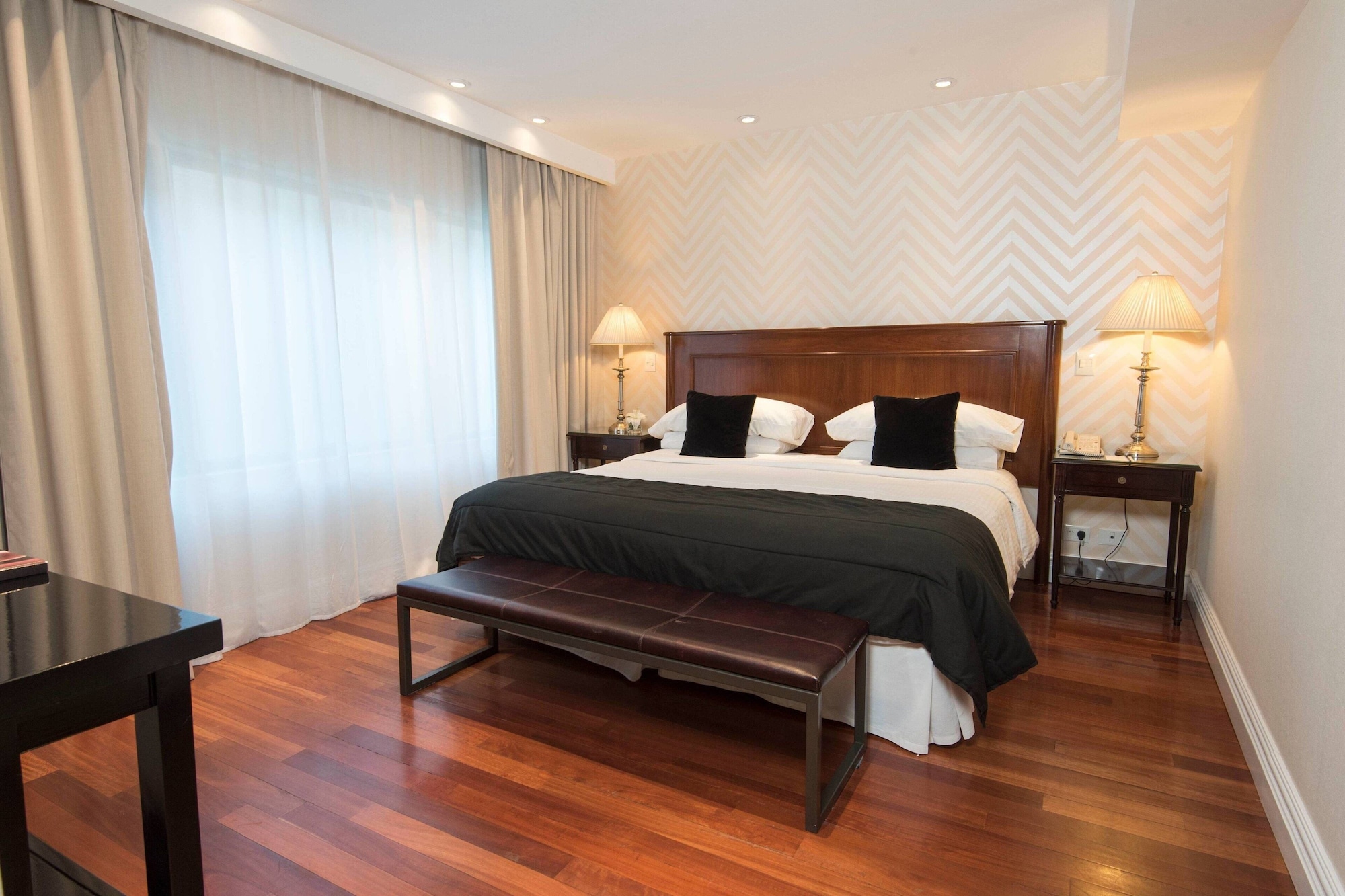 Room, King Bed, City View, Pool Access