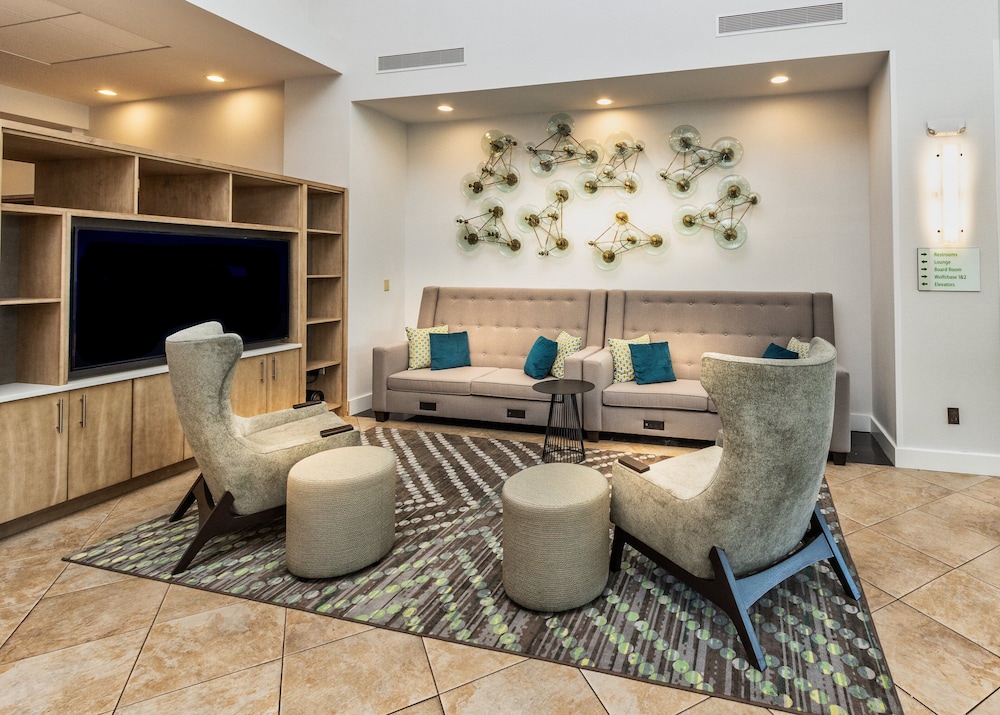 Holiday Inn Suites Memphis Wolfchase Galleria 51/79
