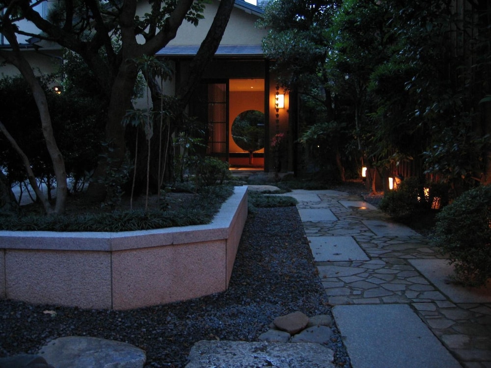 Yadoya Nishijinso 61/64