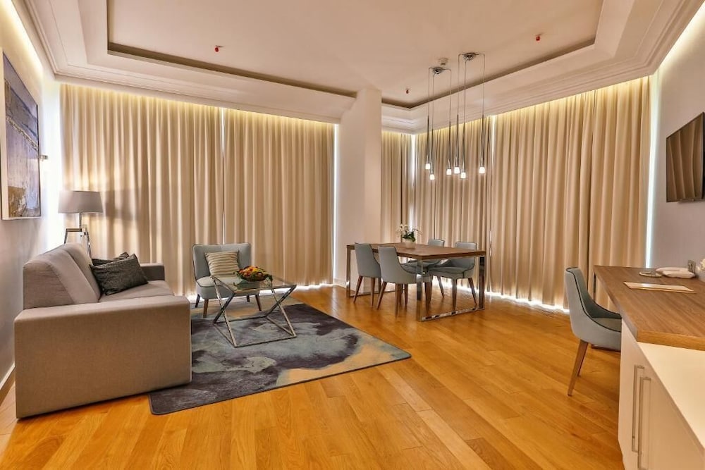 Hotel Rivijera 24/50