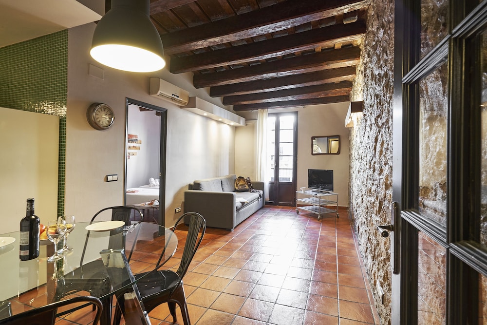 AinB Las Ramblas Guardia Apartments 40/60