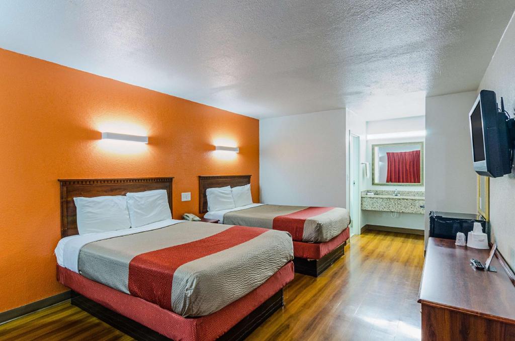 Motel6 Troy, AL 8/35