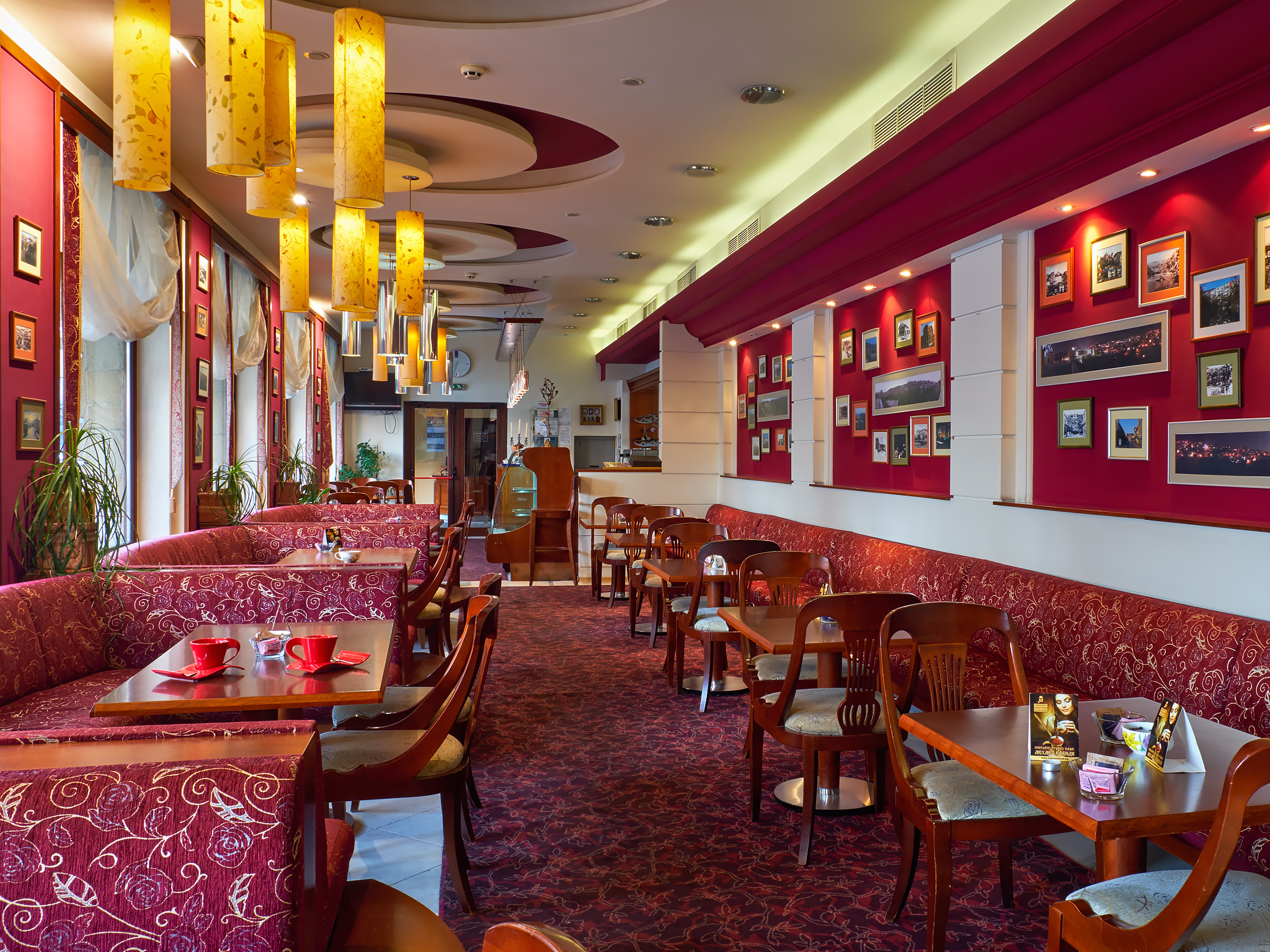 Yantra Grand Hotel 41/57