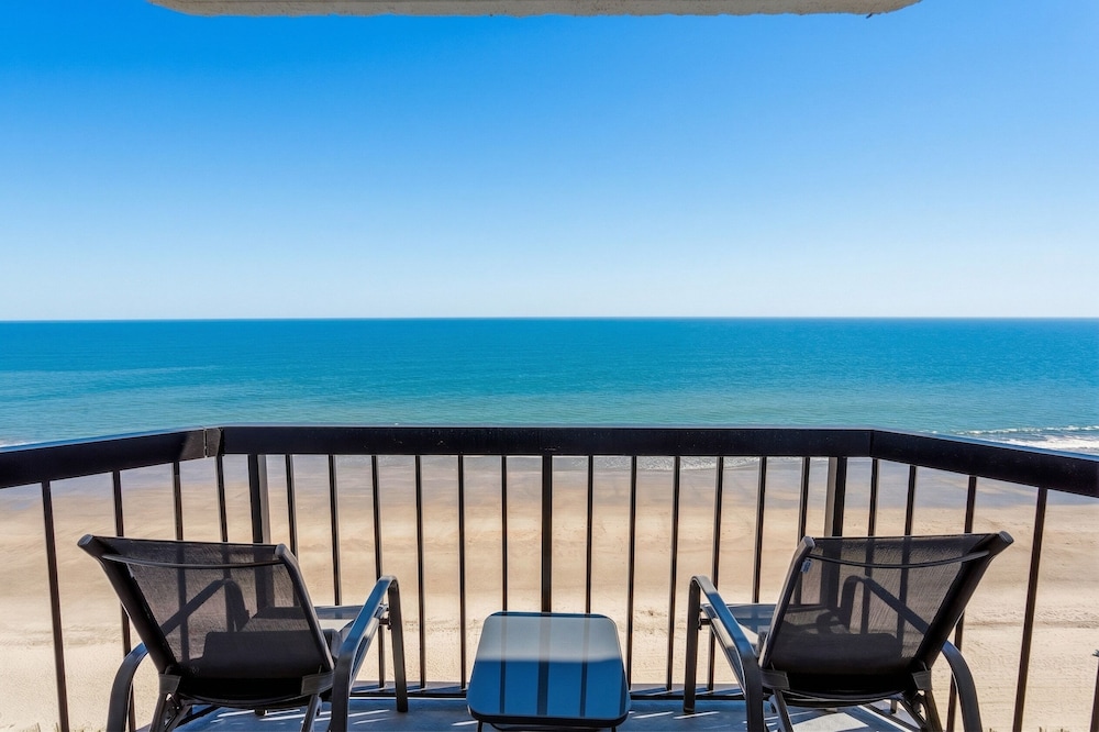 Grande Beach Resort 47/51