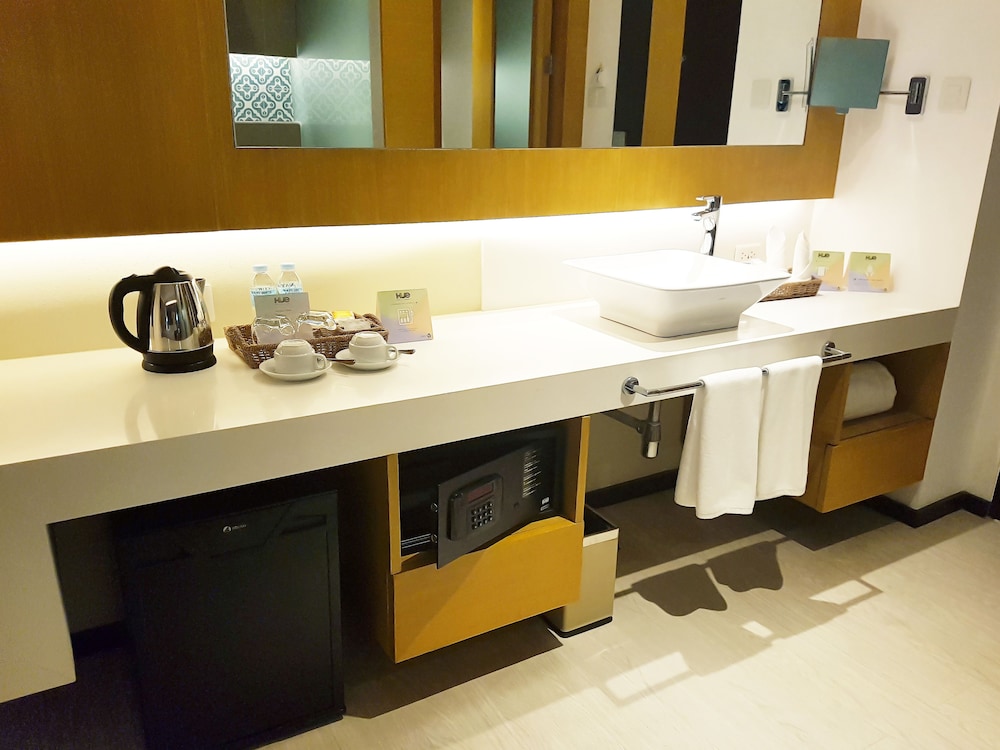 Hue Hotels Resorts Boracay 60/67