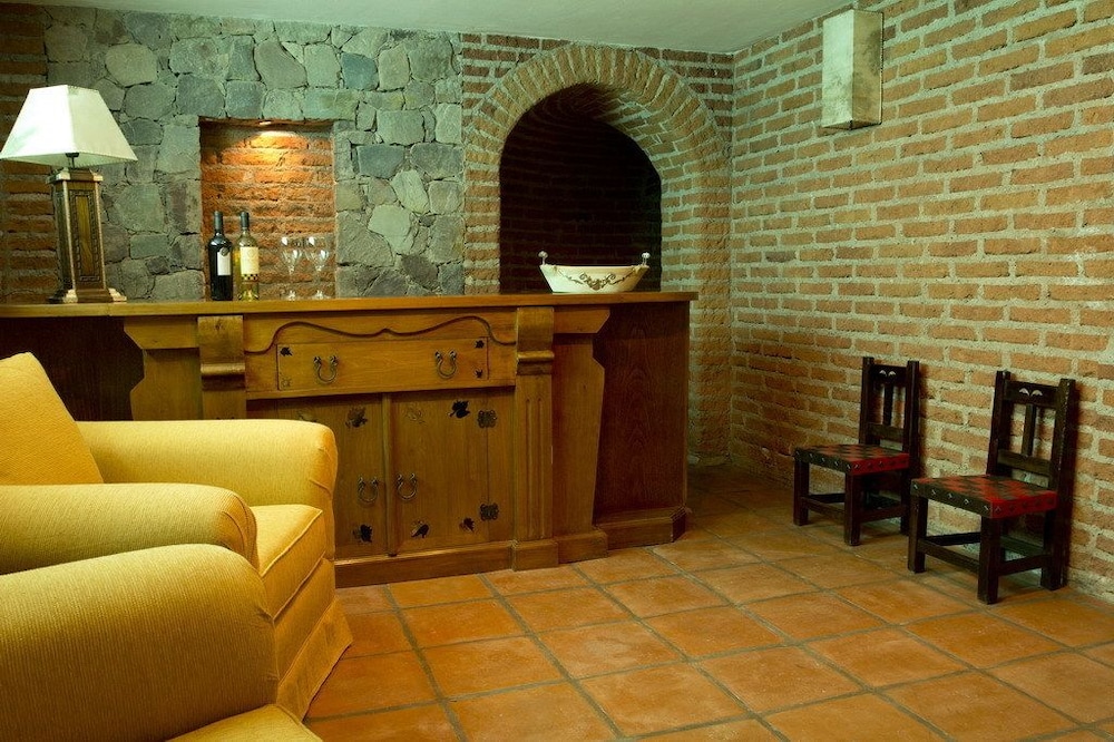 Marques de Tojo Hotel 52/63