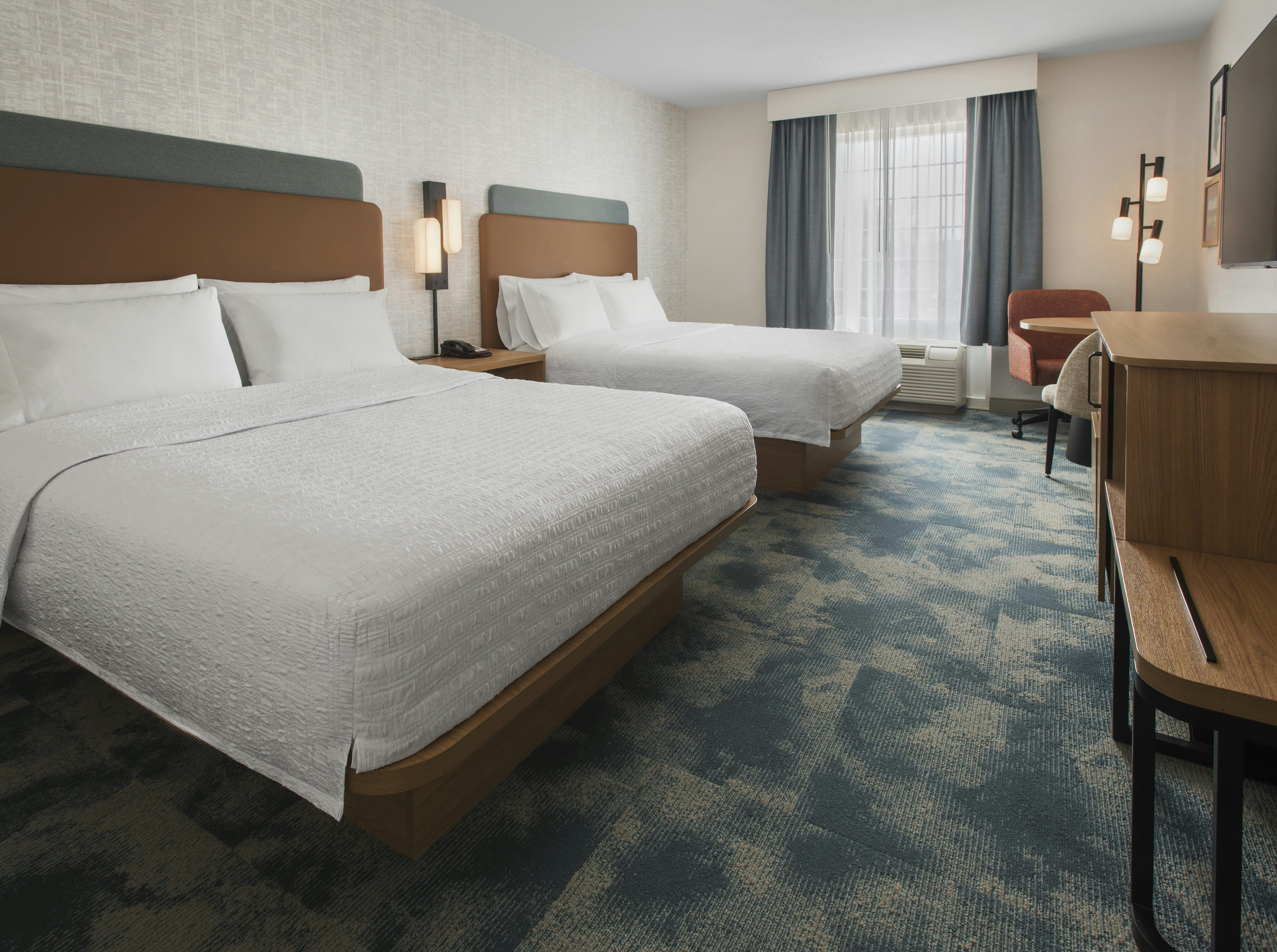 غرفة بسريرين كوين لذوي الإعاقة، Hampton Inn & Suites Greenfield 2/7